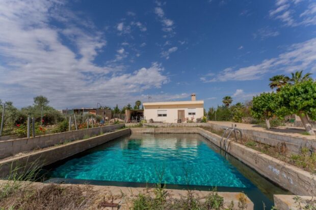 property image #3