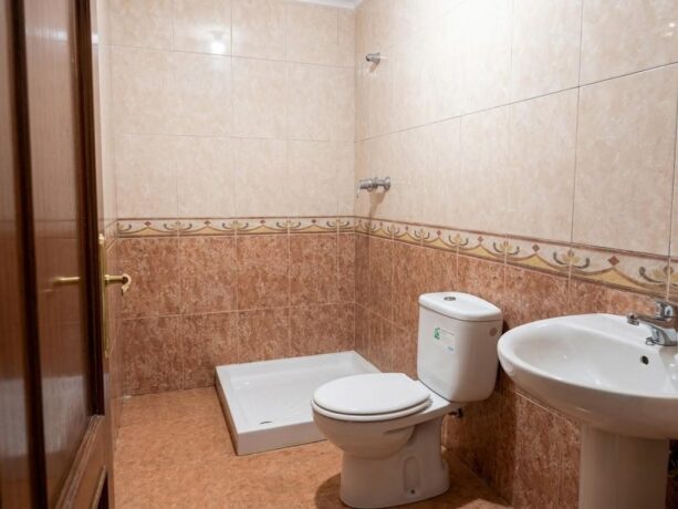 property image #3