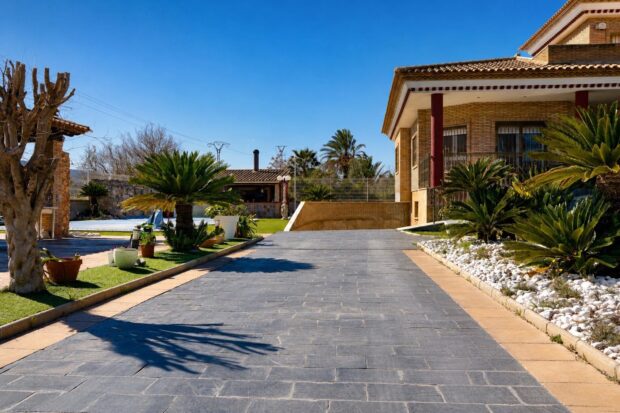 property image #3