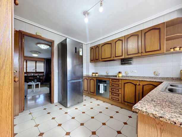 property image #3
