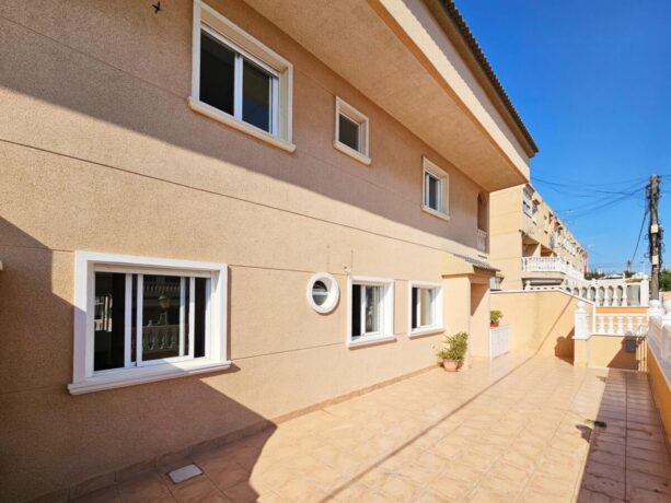 property image #3