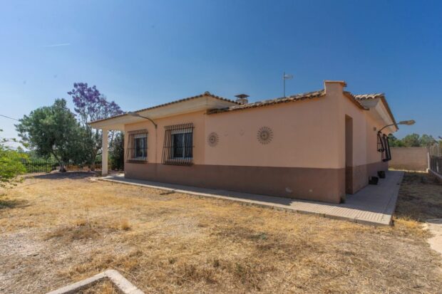 property image #3