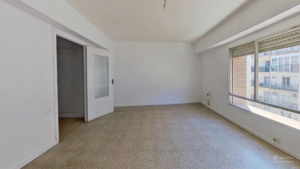 property image #3