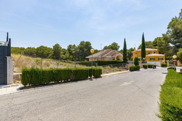 property image #2