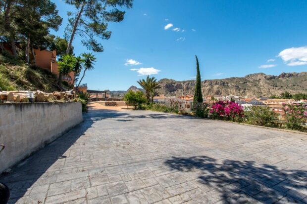 property image #3