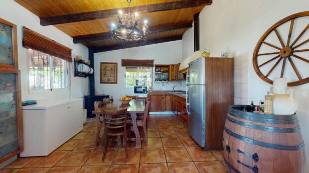 property image #3