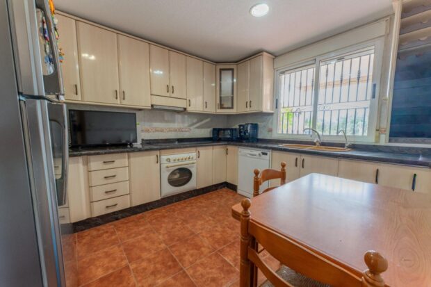 property image #3