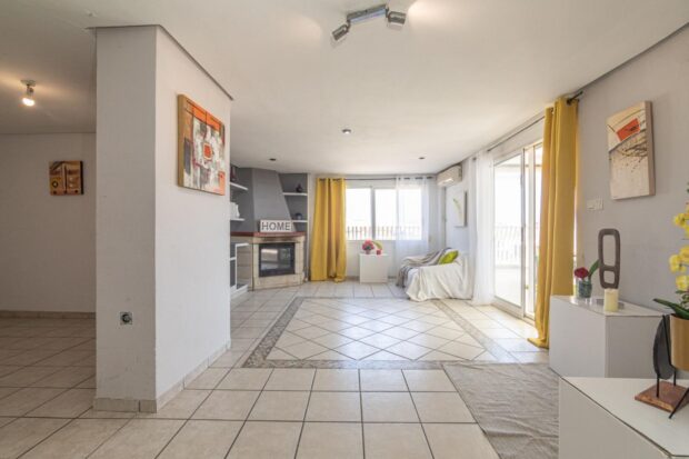 property image #3