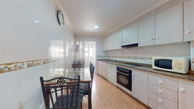 property image #3