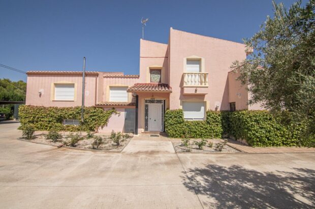 property image #3