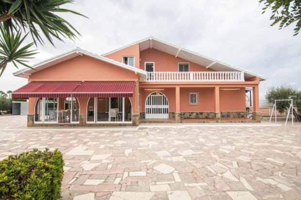 property image #2